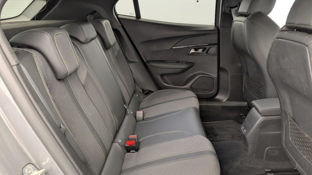 PEUGEOT 2008 50 kWh 136 ch GT - ref: 1-376035 - Photo 10