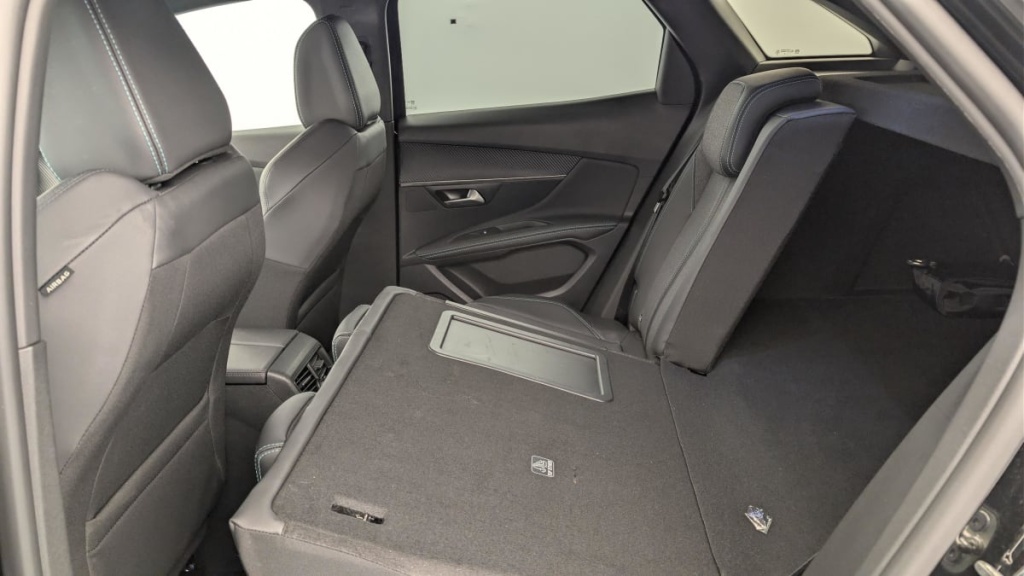 PEUGEOT 3008 Hybrid 180 e-EAT8 Allure Pack - ref: 1-376170 - Photo 12