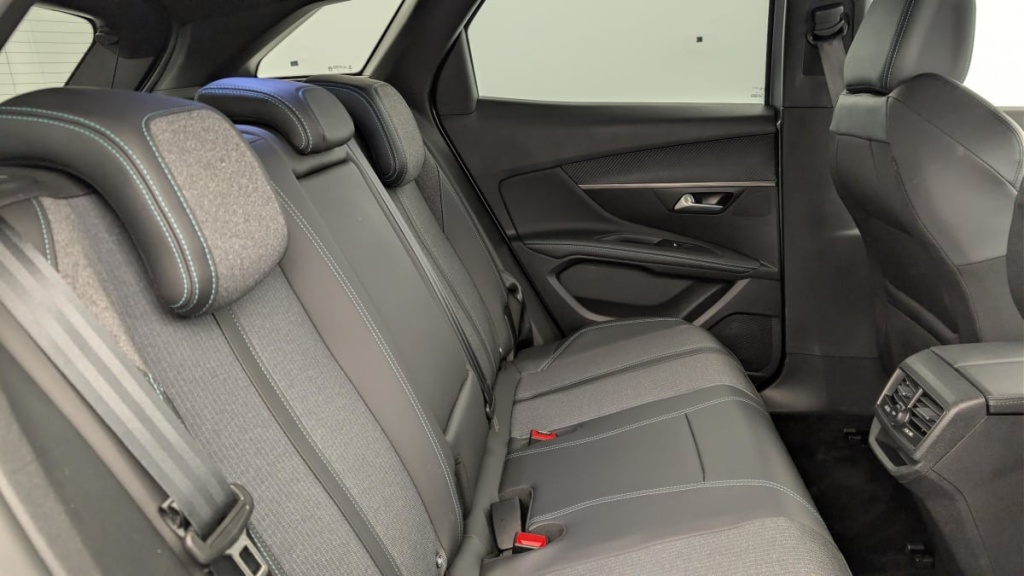 PEUGEOT 3008 Hybrid 180 e-EAT8 Allure Pack - ref: 1-376184 - Photo 10