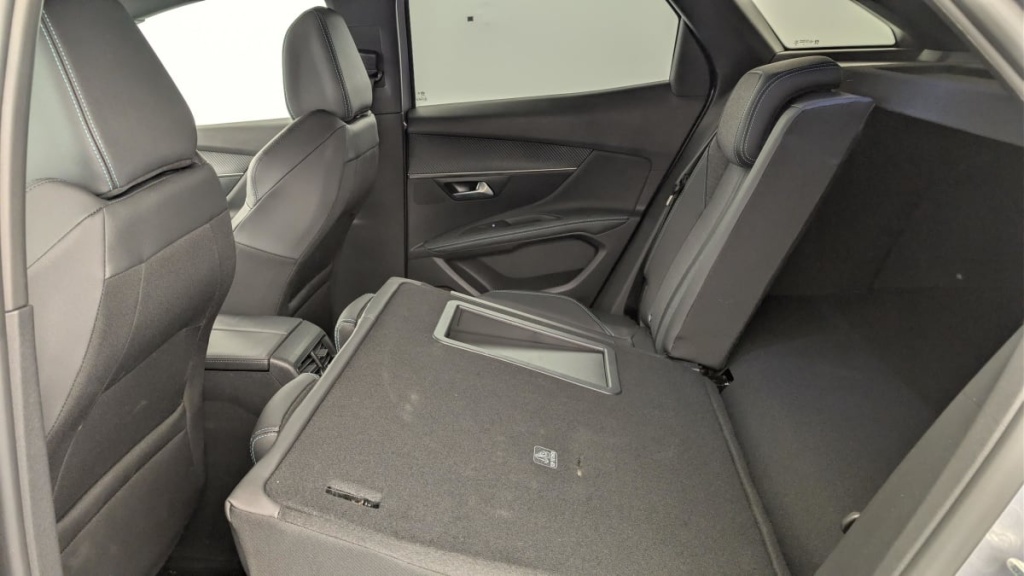 PEUGEOT 3008 Hybrid 180 e-EAT8 Allure Pack - ref: 1-376184 - Photo 12