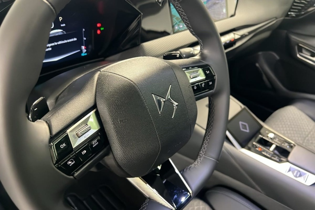 DS DS4 Hybride 136 e-DCT6 Pallas - ref: 1-376324 - Photo 15