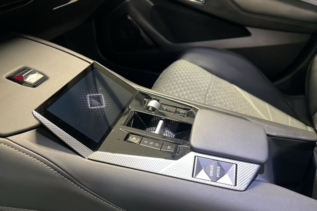 DS DS4 Hybride 136 e-DCT6 Pallas - ref: 1-376324 - Photo 16