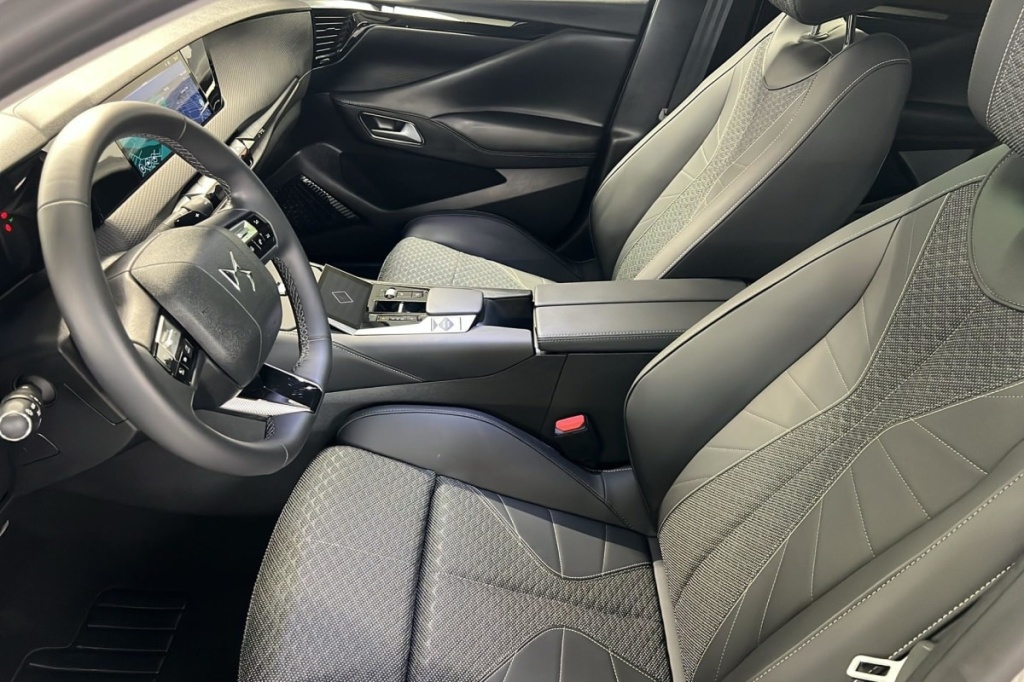 DS DS4 Hybride 136 e-DCT6 Pallas - ref: 1-376324 - Photo 9