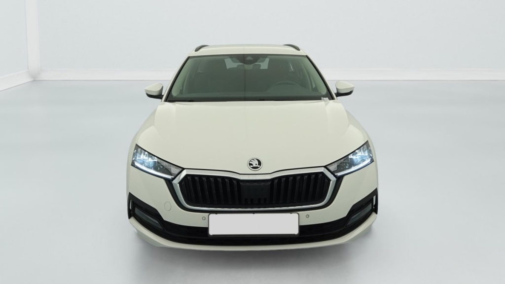 SKODA Octavia Combi 2.0 TDI 150 ch DSG7 Ambition - ref: 1-376528 - Photo 2