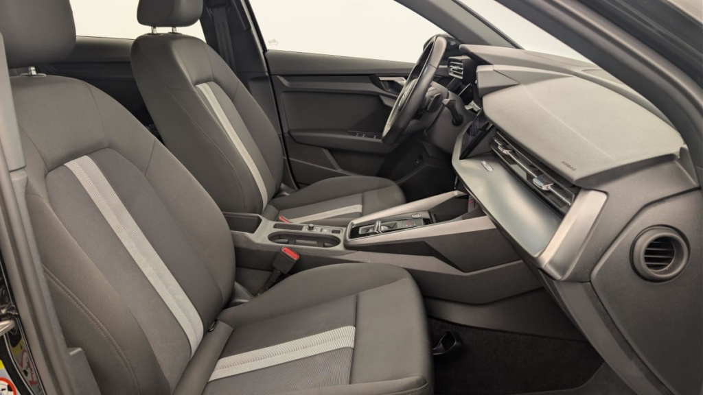 AUDI A3 Sportback 35 TFSI Mild Hybrid 150 S tronic 7 Design - ref: 1-376907 - Photo 9