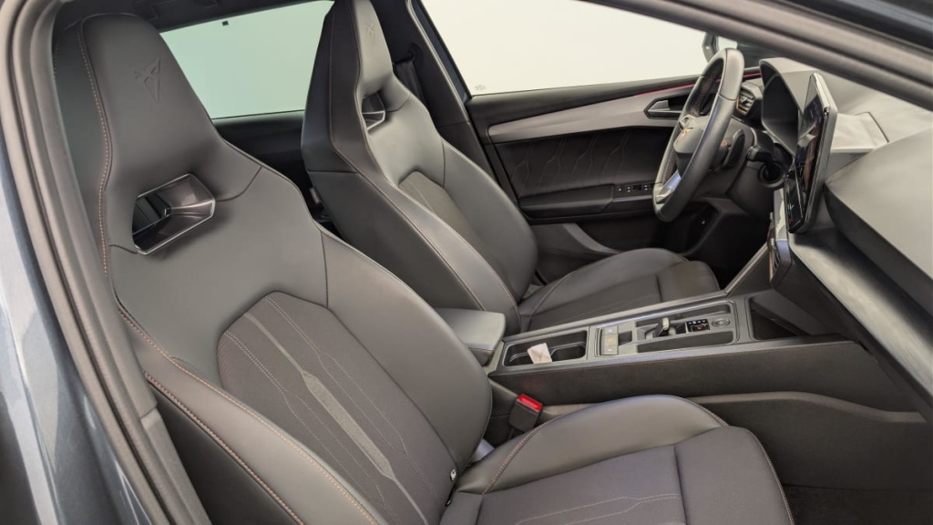 CUPRA Leon Sportstourer 1.4 e-HYBRID 204 ch DSG6 V - ref: 1-376922 - Photo 9