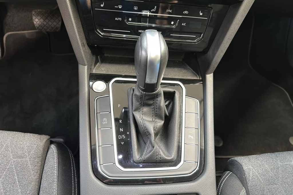 VOLKSWAGEN Passat SW 2.0 TDI EVO SCR 122 DSG7 Life Plus - ref: 1-377008 - Photo 16