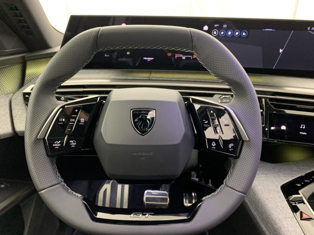 PEUGEOT 5008 Hybrid 145 e-DCS6 GT - ref: 1-377755 - Photo 17