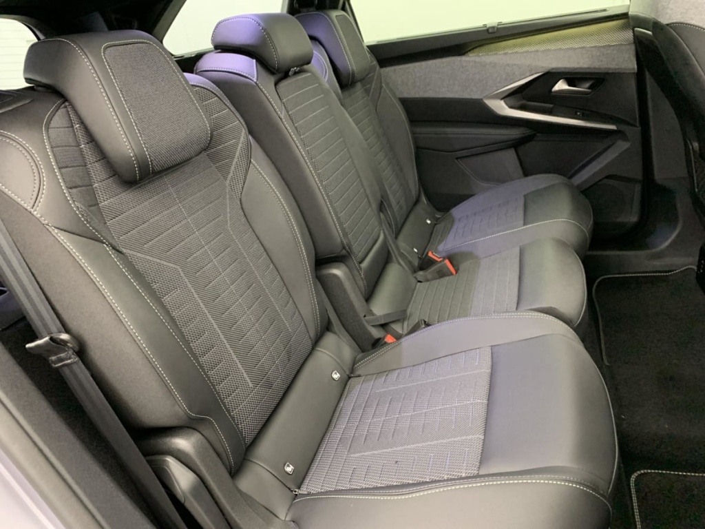 PEUGEOT 5008 Hybrid 145 e-DCS6 GT - ref: 1-377756 - Photo 10