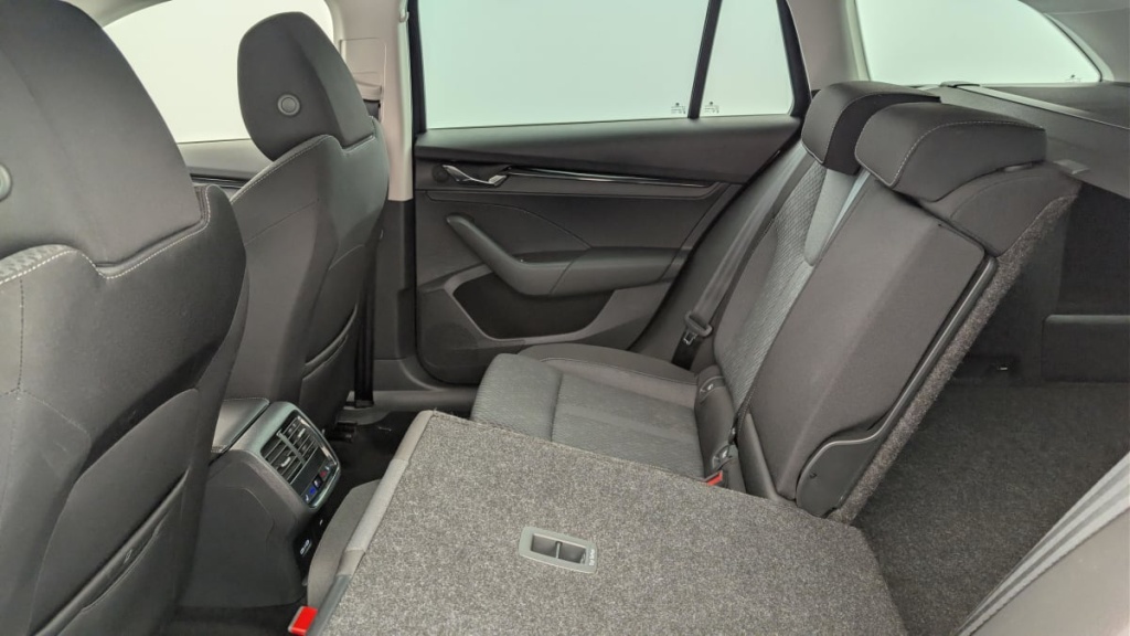 SKODA Octavia Combi 1.5 TSI 150 ch ACT Ambition - ref: 1-377970 - Photo 12