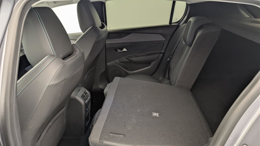 PEUGEOT 308 Hybrid 145 e-DCS6 Allure - ref: 1-378220 - Photo 12