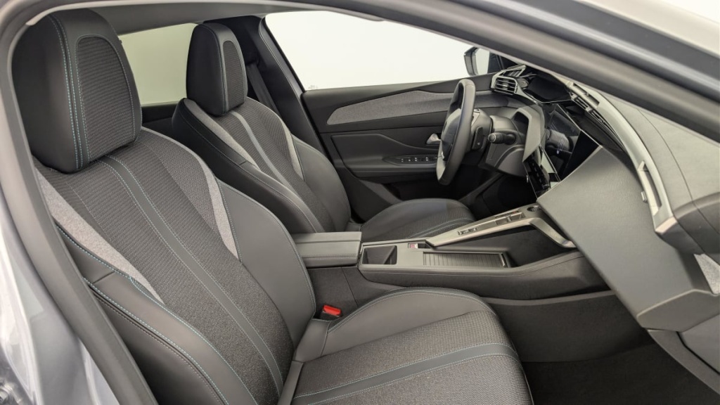 PEUGEOT 308 Hybrid 145 e-DCS6 Allure - ref: 1-378220 - Photo 9