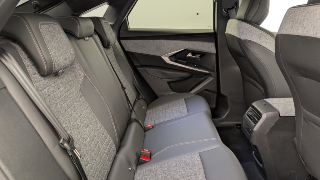 PEUGEOT 3008 Hybrid 145 e-DCS6 Allure - ref: 1-378276 - Photo 10