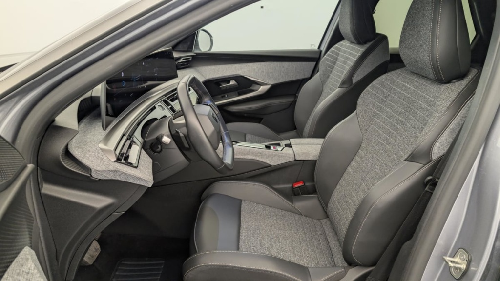 PEUGEOT 3008 Hybrid 145 e-DCS6 Allure - ref: 1-378276 - Photo 16