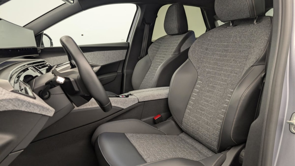 PEUGEOT 3008 Hybrid 145 e-DCS6 Allure - ref: 1-378278 - Photo 16