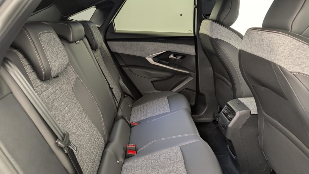 PEUGEOT 3008 Hybrid 145 e-DCS6 Allure - ref: 1-378280 - Photo 10