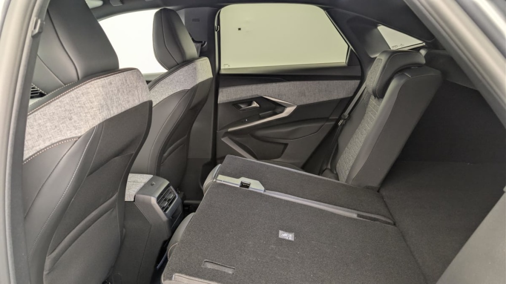 PEUGEOT 3008 Hybrid 145 e-DCS6 Allure - ref: 1-378280 - Photo 12