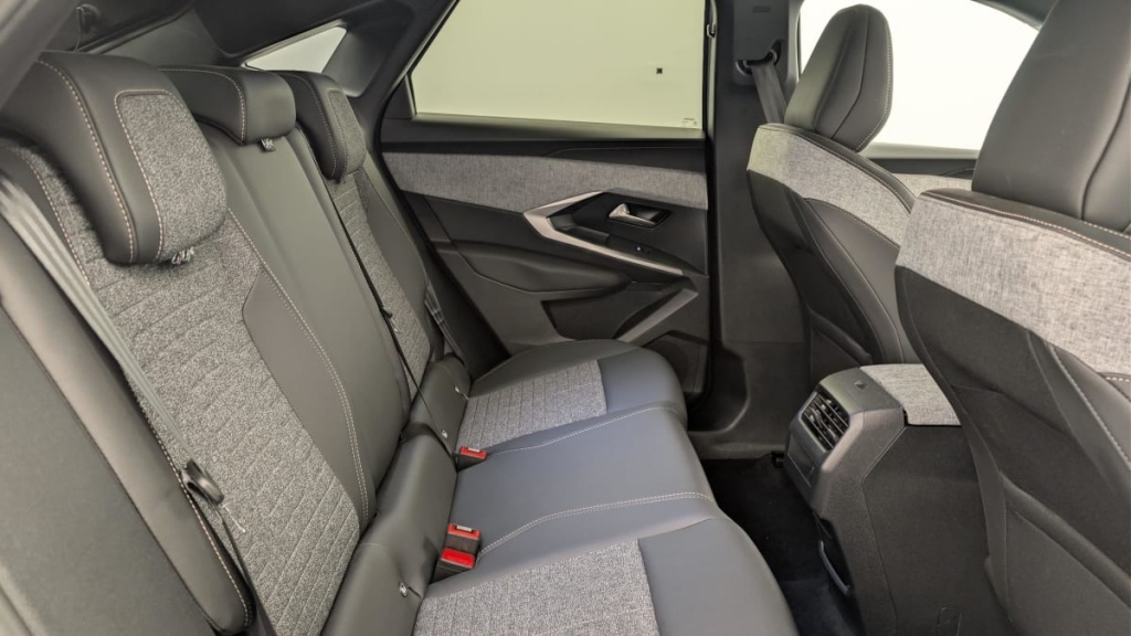 PEUGEOT 3008 Hybrid 145 e-DCS6 Allure - ref: 1-378301 - Photo 10