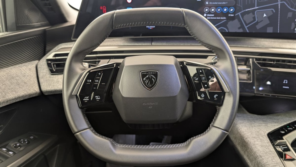 PEUGEOT 3008 Hybrid 145 e-DCS6 Allure - ref: 1-378310 - Photo 14