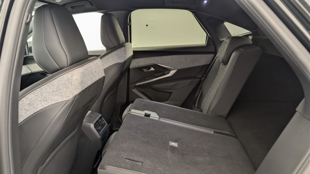 PEUGEOT 3008 Hybrid 145 e-DCS6 Allure - ref: 1-378312 - Photo 12