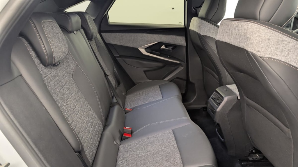 PEUGEOT 3008 Hybrid 145 e-DCS6 Allure - ref: 1-378321 - Photo 10