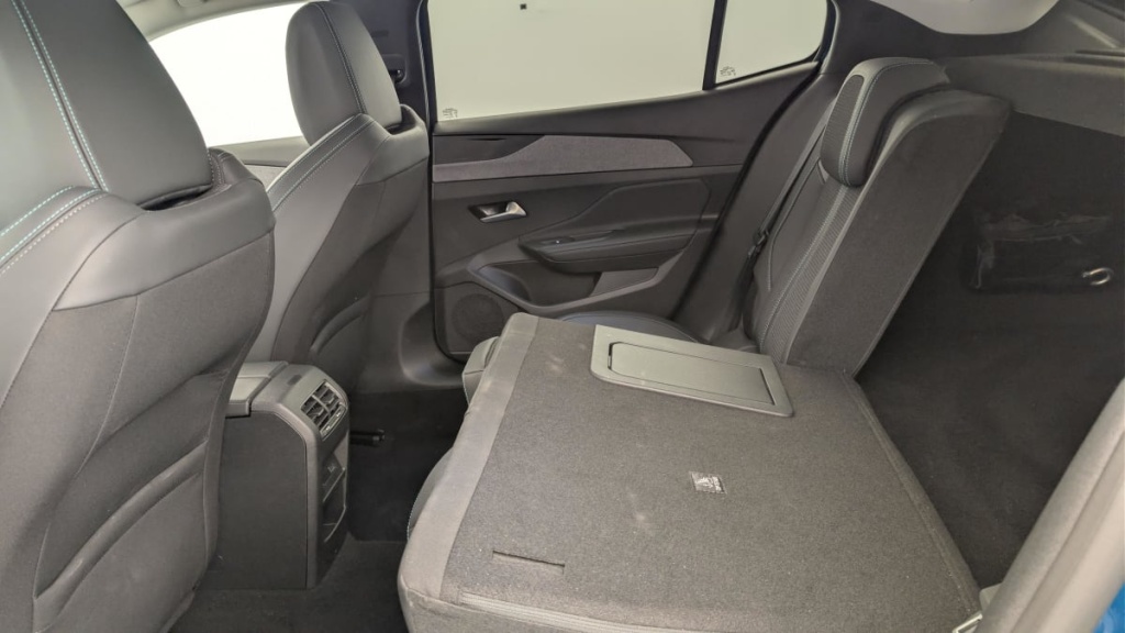 PEUGEOT 408 Hybrid 136 e-DCS6 Allure - ref: 1-378462 - Photo 12