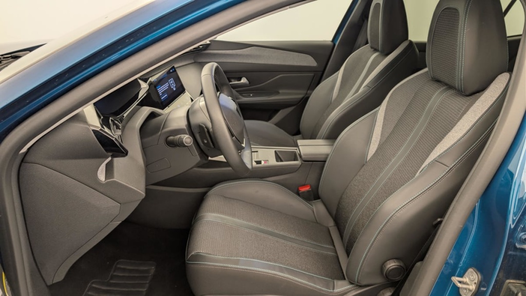 PEUGEOT 408 Hybrid 136 e-DCS6 Allure - ref: 1-378462 - Photo 16