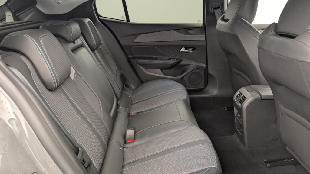 PEUGEOT 408 Hybrid 136 e-DCS6 Allure - ref: 1-378464 - Photo 10