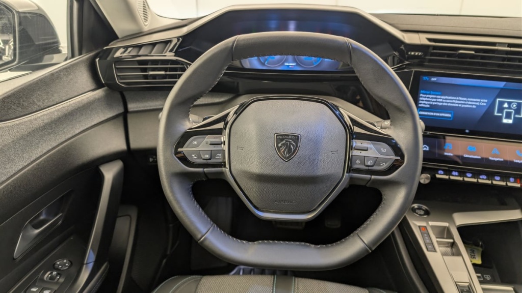 PEUGEOT 408 Hybrid 136 e-DCS6 Allure - ref: 1-378467 - Photo 14