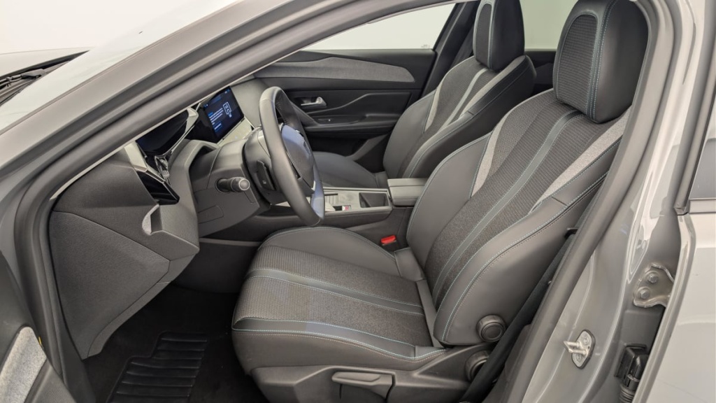 PEUGEOT 408 Hybrid 136 e-DCS6 Allure - ref: 1-378467 - Photo 16