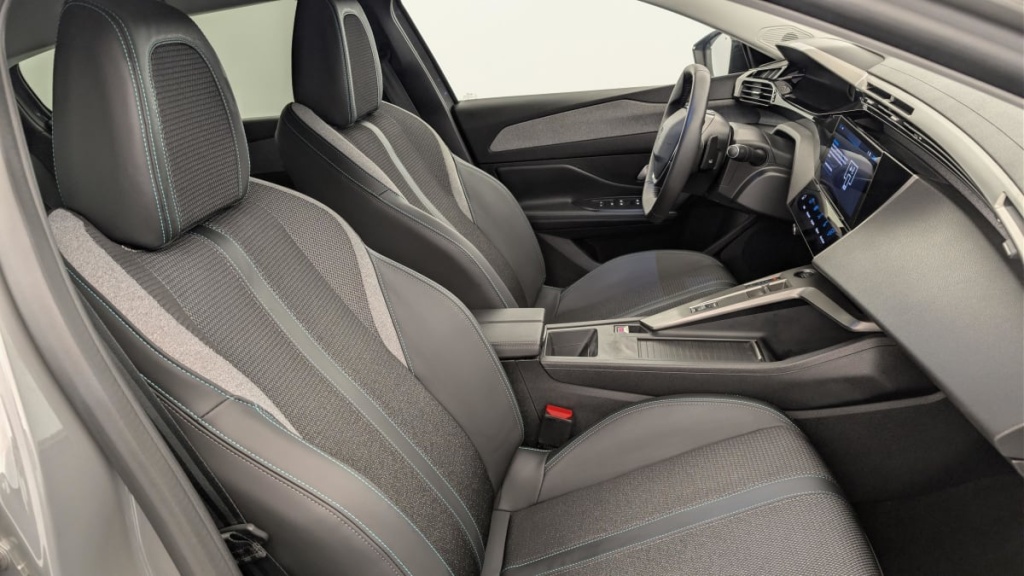 PEUGEOT 408 Hybrid 136 e-DCS6 Allure - ref: 1-378467 - Photo 9