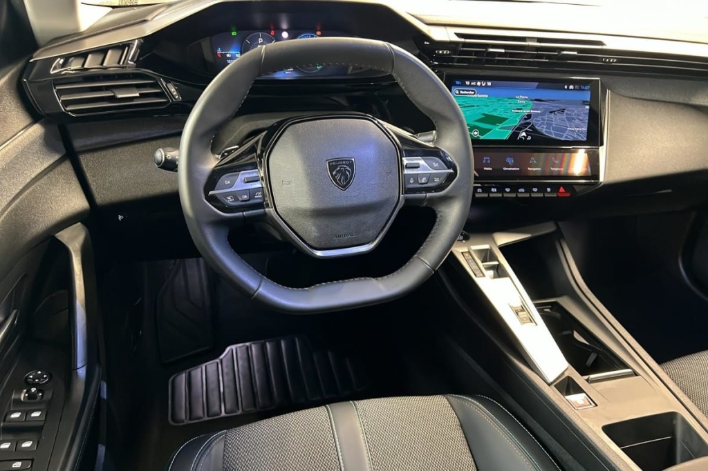 PEUGEOT 408 Hybrid 136 e-DCS6 Allure - ref: 1-378468 - Photo 13