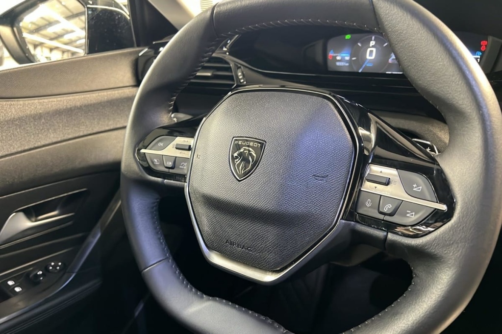 PEUGEOT 408 Hybrid 136 e-DCS6 Allure - ref: 1-378468 - Photo 15