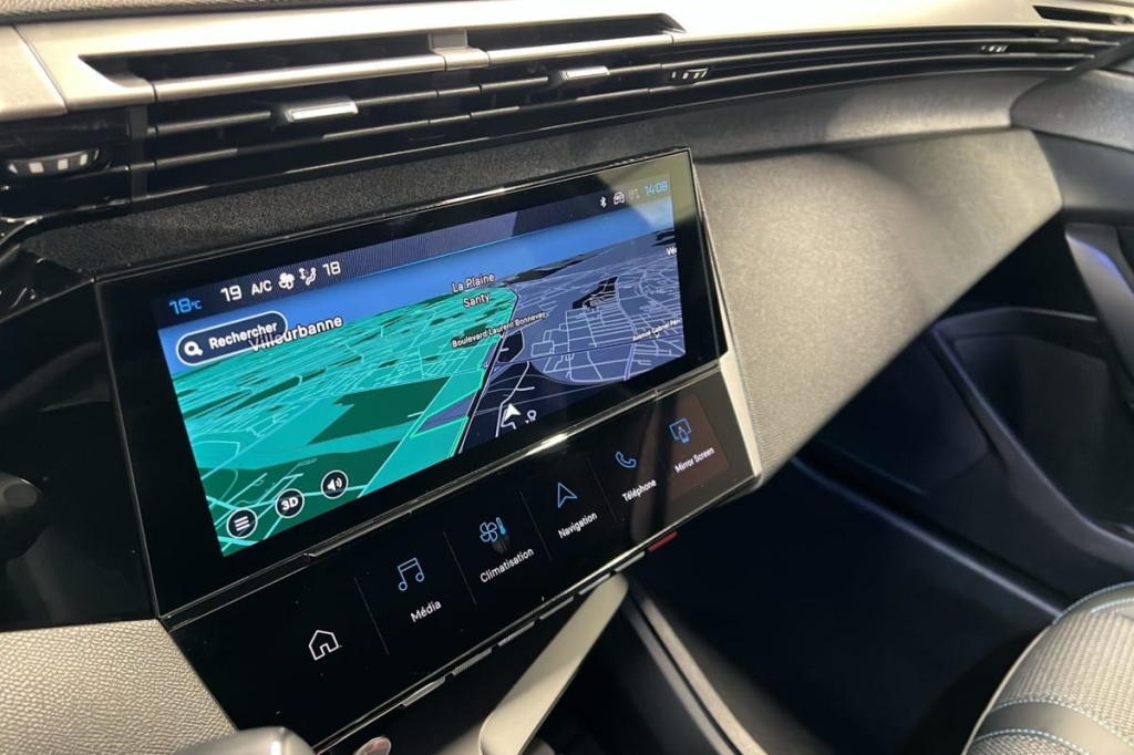 PEUGEOT 408 Hybrid 136 e-DCS6 Allure - ref: 1-378468 - Photo 17