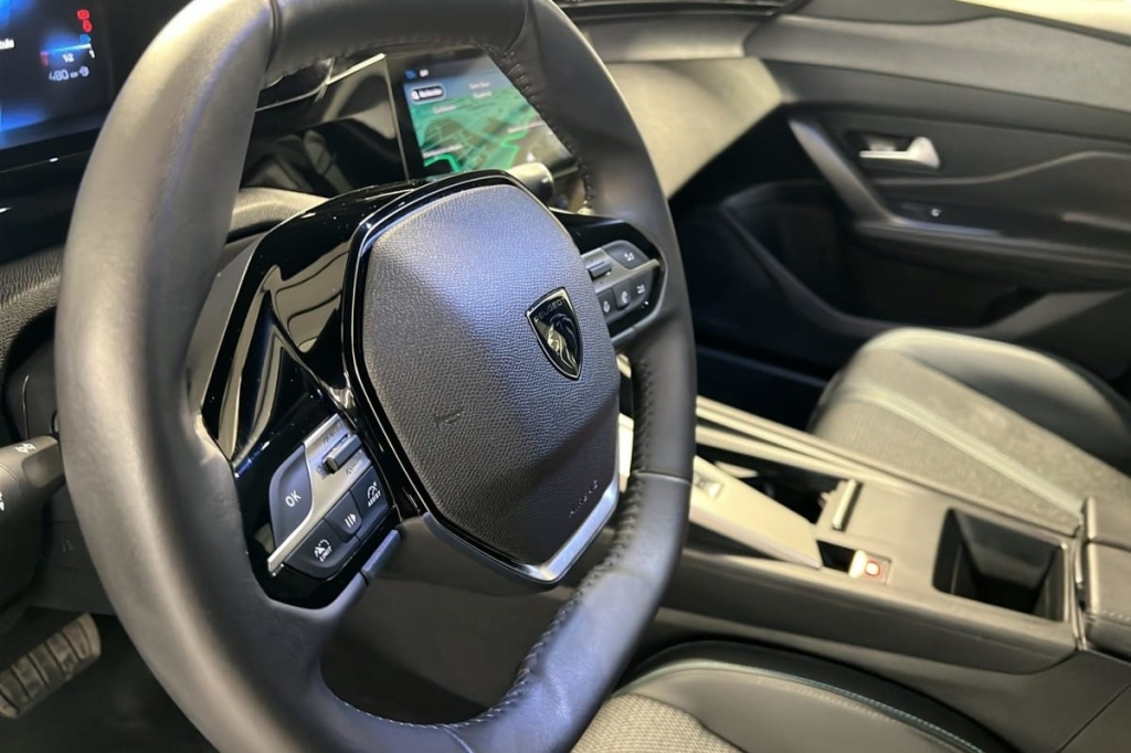 PEUGEOT 408 Hybrid 136 e-DCS6 Allure - ref: 1-378471 - Photo 15