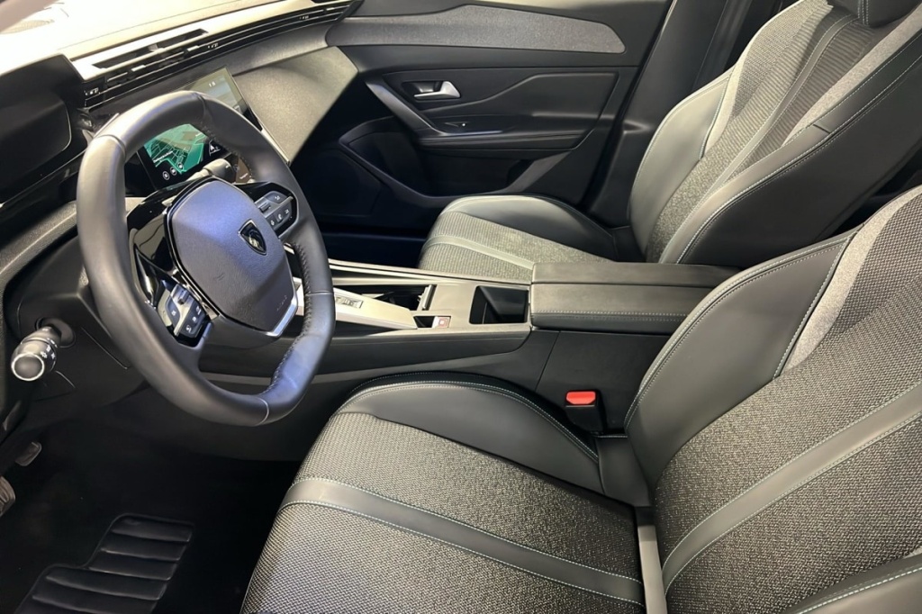 PEUGEOT 408 Hybrid 136 e-DCS6 Allure - ref: 1-378471 - Photo 9