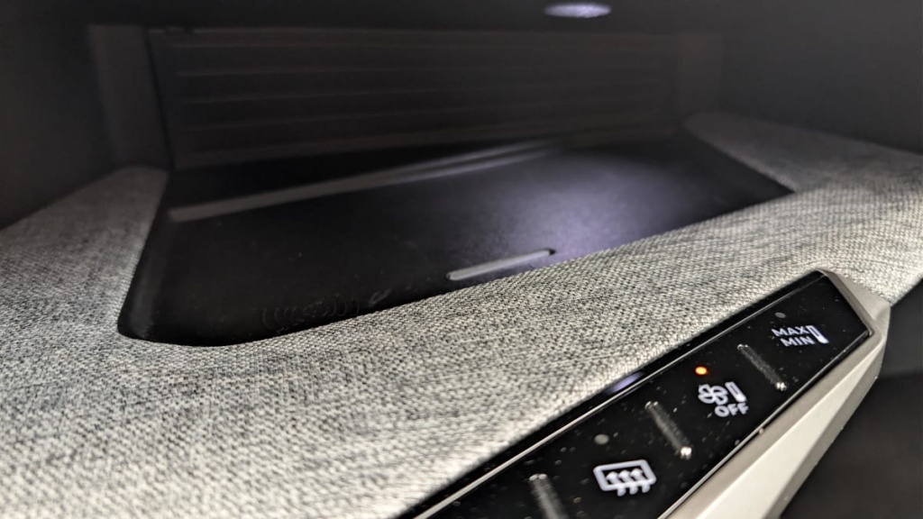 PEUGEOT 3008 Hybrid 145 e-DCS6 GT - ref: 1-378478 - Photo 20