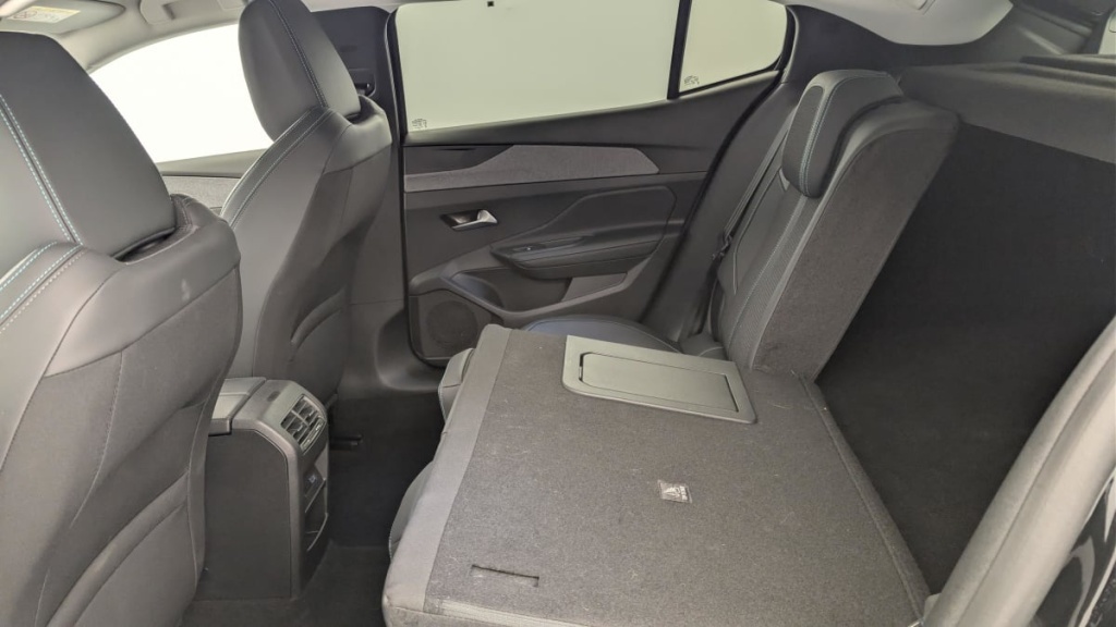 PEUGEOT 408 Hybrid 136 e-DCS6 Allure - ref: 1-378511 - Photo 12