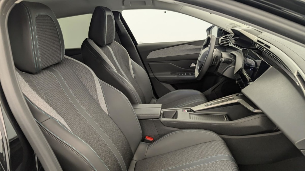 PEUGEOT 408 Hybrid 136 e-DCS6 Allure - ref: 1-378512 - Photo 9