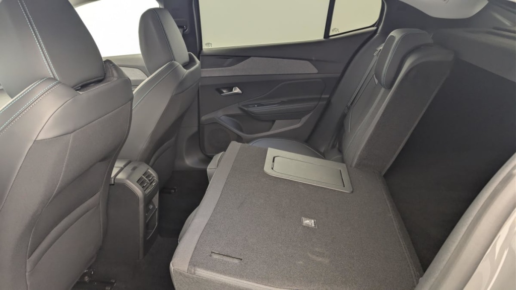 PEUGEOT 408 Hybrid 136 e-DCS6 Allure - ref: 1-378518 - Photo 12