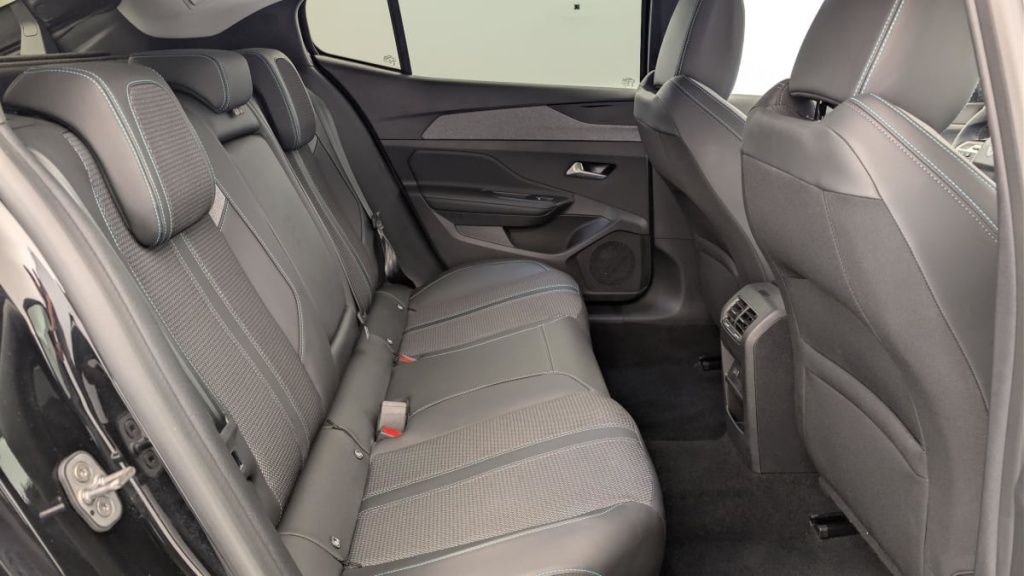 PEUGEOT 408 Hybrid 136 e-DCS6 Allure - ref: 1-378520 - Photo 10