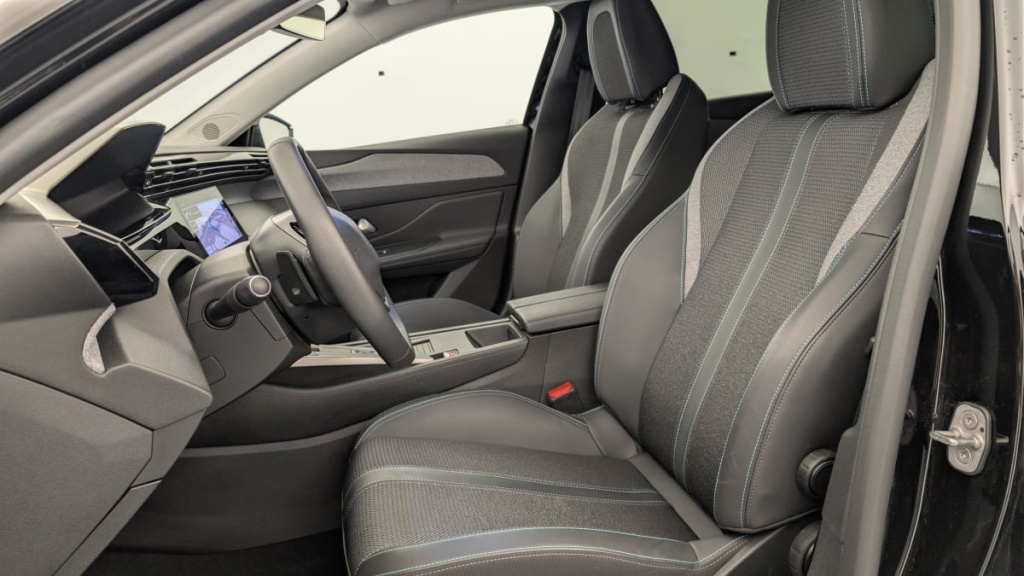 PEUGEOT 408 Hybrid 136 e-DCS6 Allure - ref: 1-378520 - Photo 16