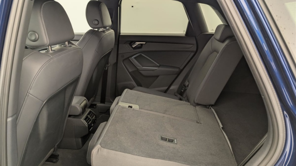 AUDI Q3 35 TDI 150 ch S tronic 7 Design - ref: 1-378592 - Photo 12