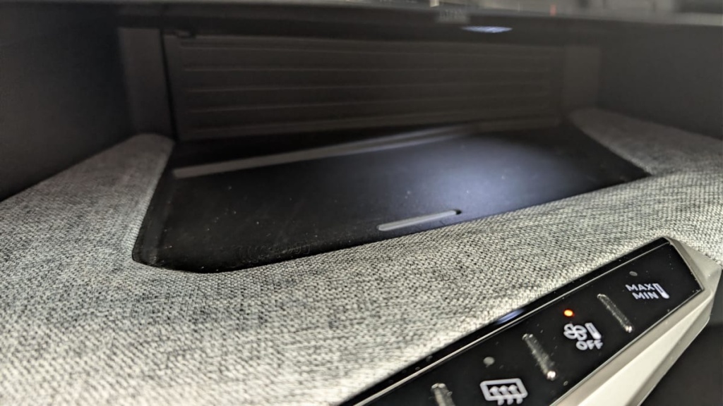 PEUGEOT 3008 Hybrid 145 e-DCS6 GT - ref: 1-378628 - Photo 20