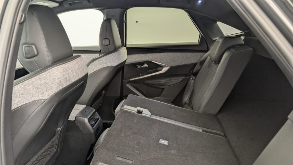 PEUGEOT 3008 Hybrid 145 e-DCS6 GT - ref: 1-378629 - Photo 12