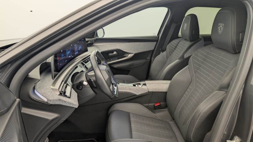 PEUGEOT 3008 Hybrid 145 e-DCS6 GT - ref: 1-378631 - Photo 16