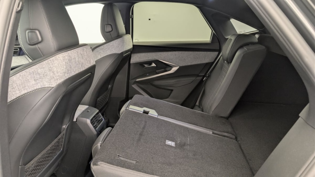 PEUGEOT 3008 Hybrid 145 e-DCS6 GT - ref: 1-378632 - Photo 12