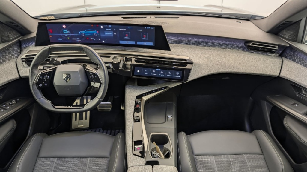 PEUGEOT 3008 Hybrid 145 e-DCS6 GT - ref: 1-378632 - Photo 13