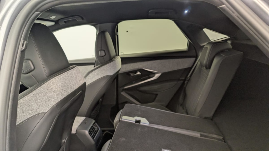 PEUGEOT 3008 Hybrid 145 e-DCS6 GT - ref: 1-378637 - Photo 12