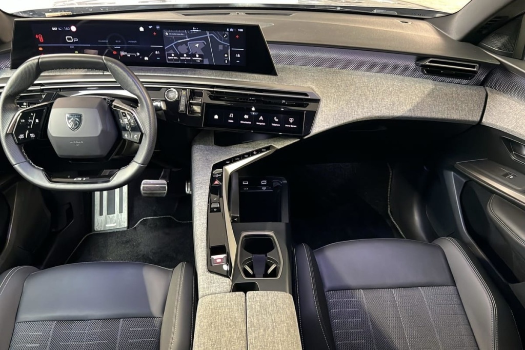 PEUGEOT 3008 Hybrid 145 e-DCS6 GT - ref: 1-378639 - Photo 12